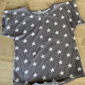 grey t-shirt with white stars